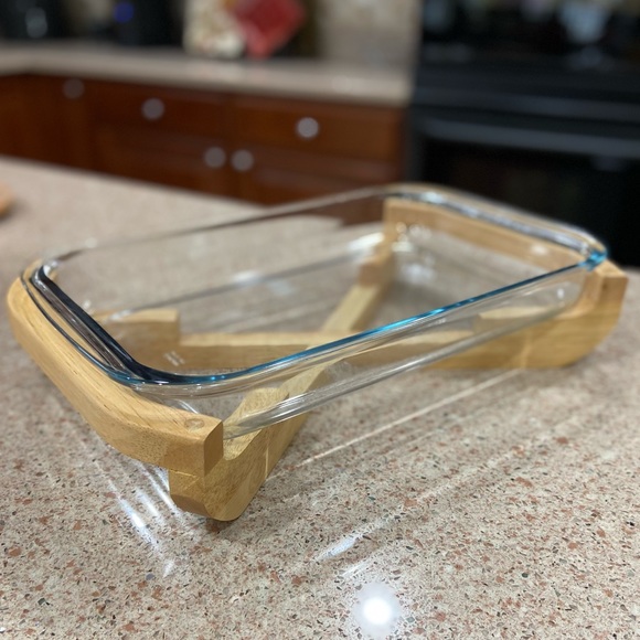 Marinex Clear Glass Rectangular Roaster with Wooden Stand 13.75 x 8.5 x 2” - Picture 2 of 8